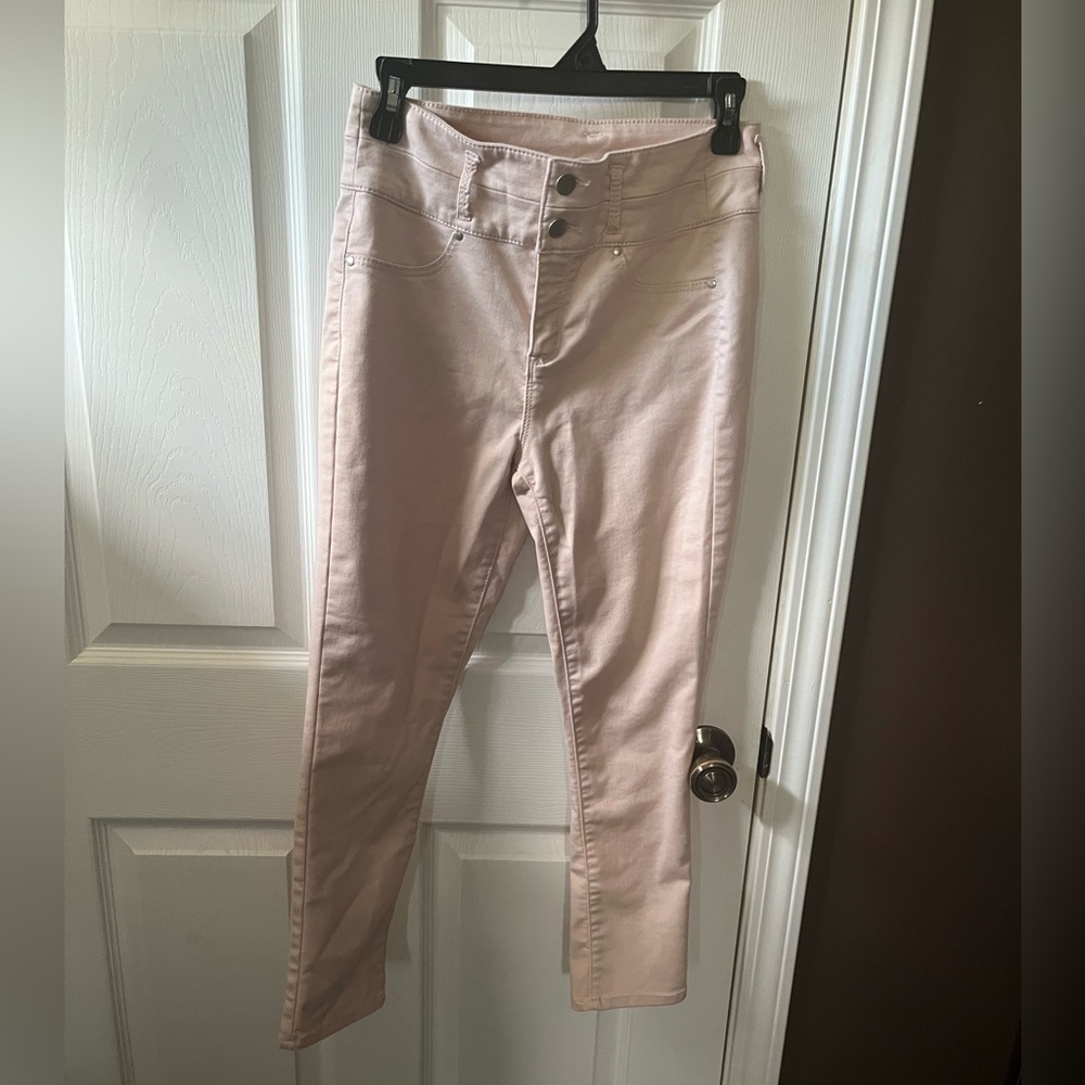 Women’s refuge size 6 pants